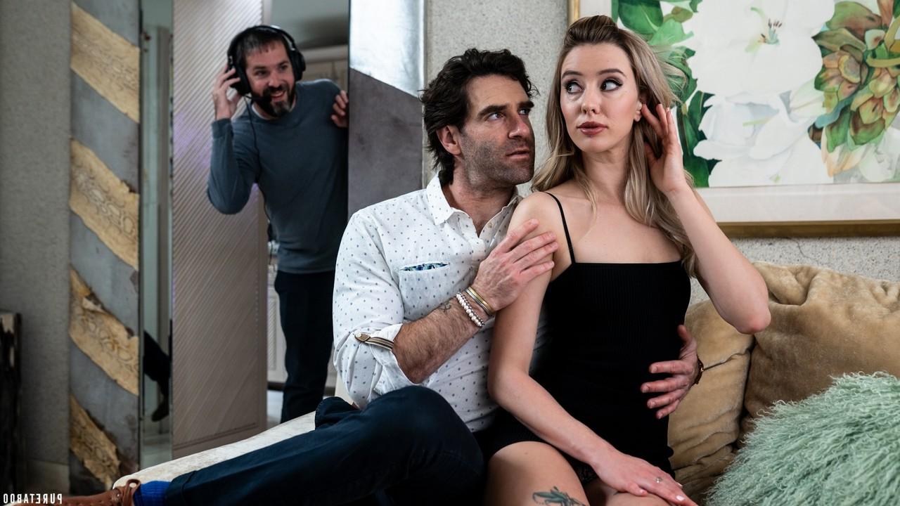 15P Haley Reed termine une baise intense avec une éjaculation bouche ouverte.