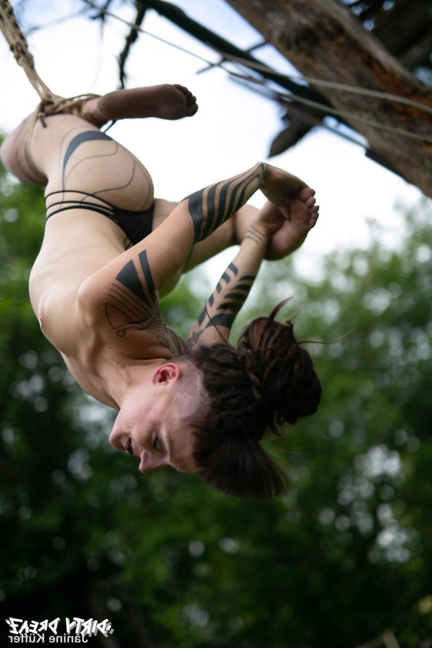 16P Naked girls are suspended from a backyard tree with block and tackle