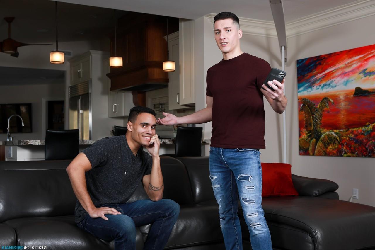 20P Sexy amateur gays Anthony Moore and Tristan Hunter kiss and fuck each other