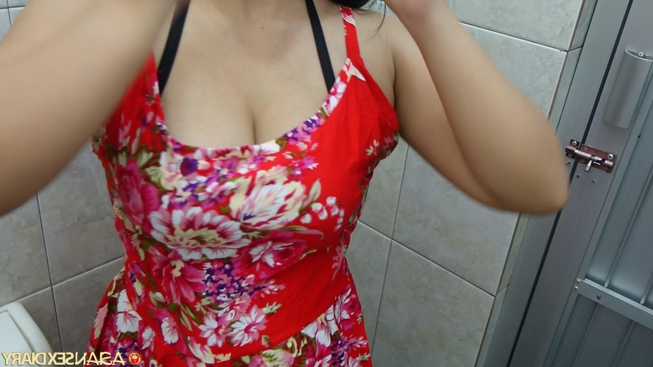 11P Asian babe Ice B gives a hot blowjob and fucks in the public toilet