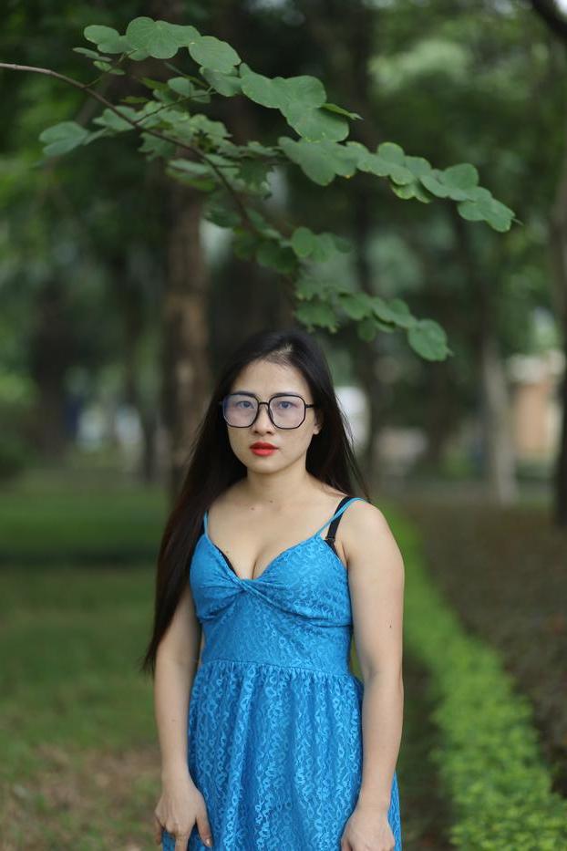 20P Gorgeous Asian model Elena posing in her cute blue dress in public