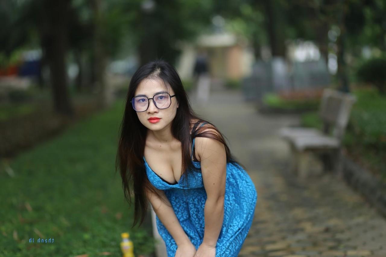 20P Gorgeous Asian model Elena posing in her cute blue dress in public