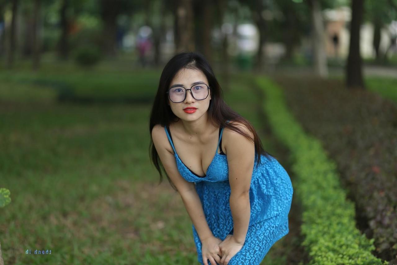 20P Gorgeous Asian model Elena posing in her cute blue dress in public