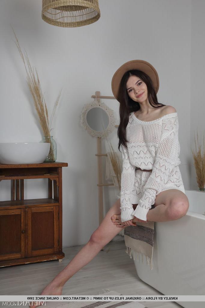 18P Charming brunette teen Kinsley gets totally naked during a solo show
