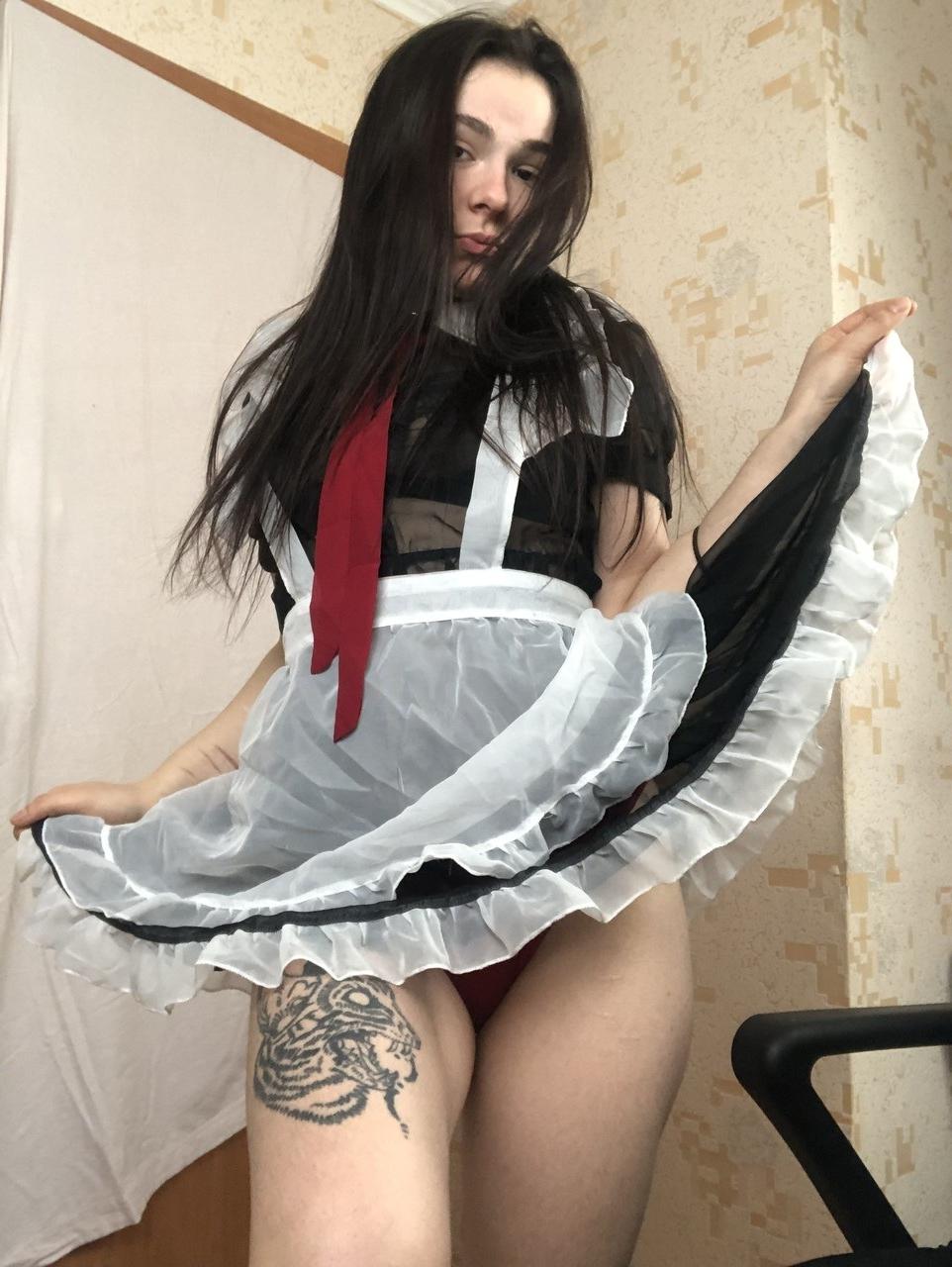 17P Inked onlyfans model Sirena Hottie teases with her delicious booty and titties