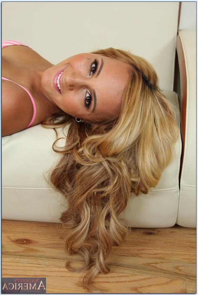 20P Blonde honey with tiny tits Nikki Seven strips nude and stretches her vagina