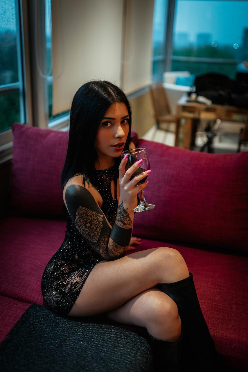 14P Tattooed babe Mili Pie does a hot tease wearing sexy lingerie & boots