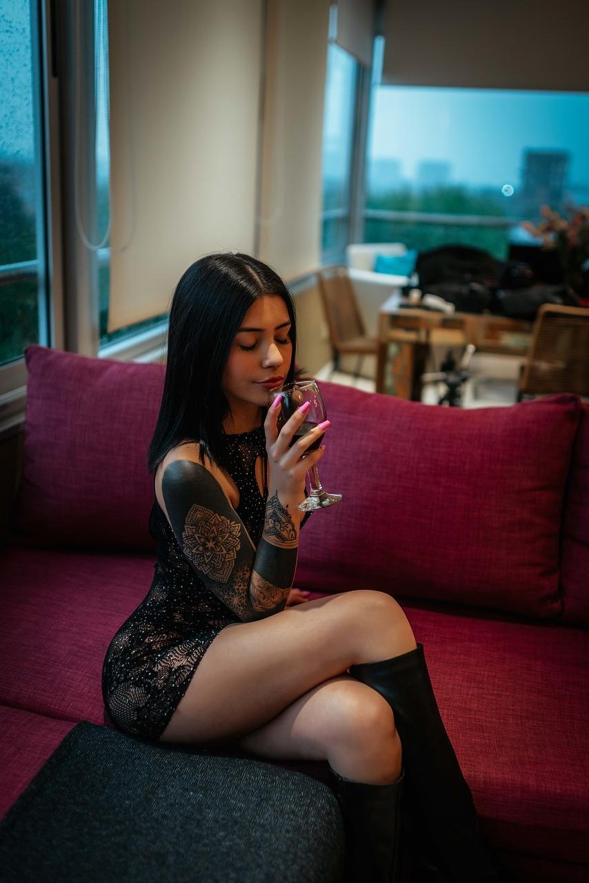 14P Tattooed babe Mili Pie does a hot tease wearing sexy lingerie & boots
