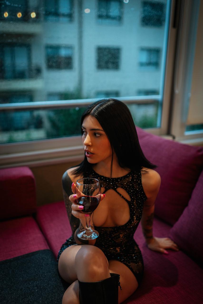 14P Tattooed babe Mili Pie does a hot tease wearing sexy lingerie & boots