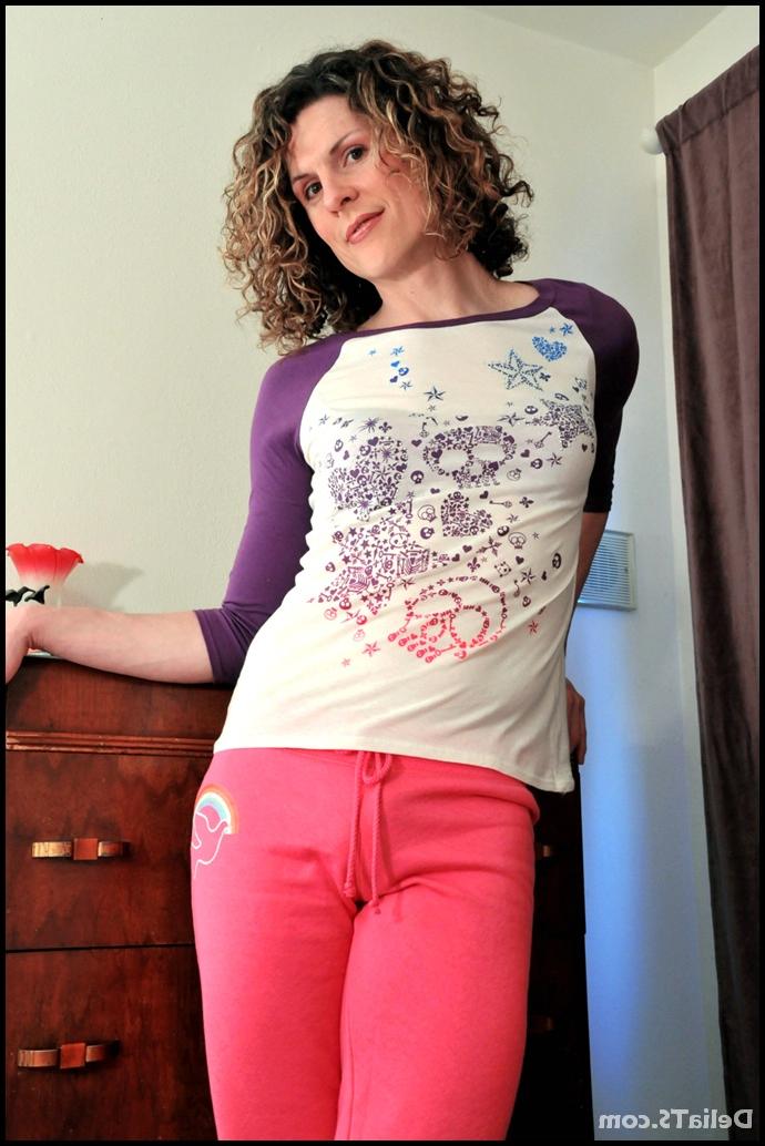 15P Delia TS с участием Delia TS Nude XXX